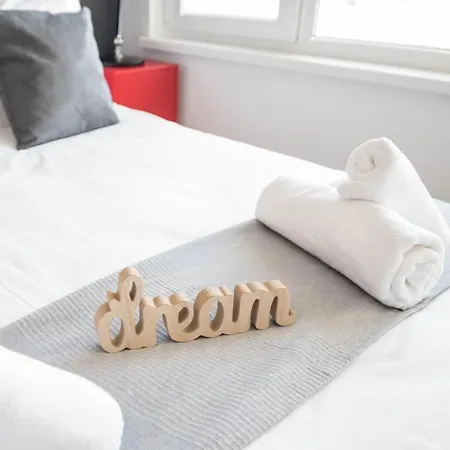 Above The Sea Apartment *